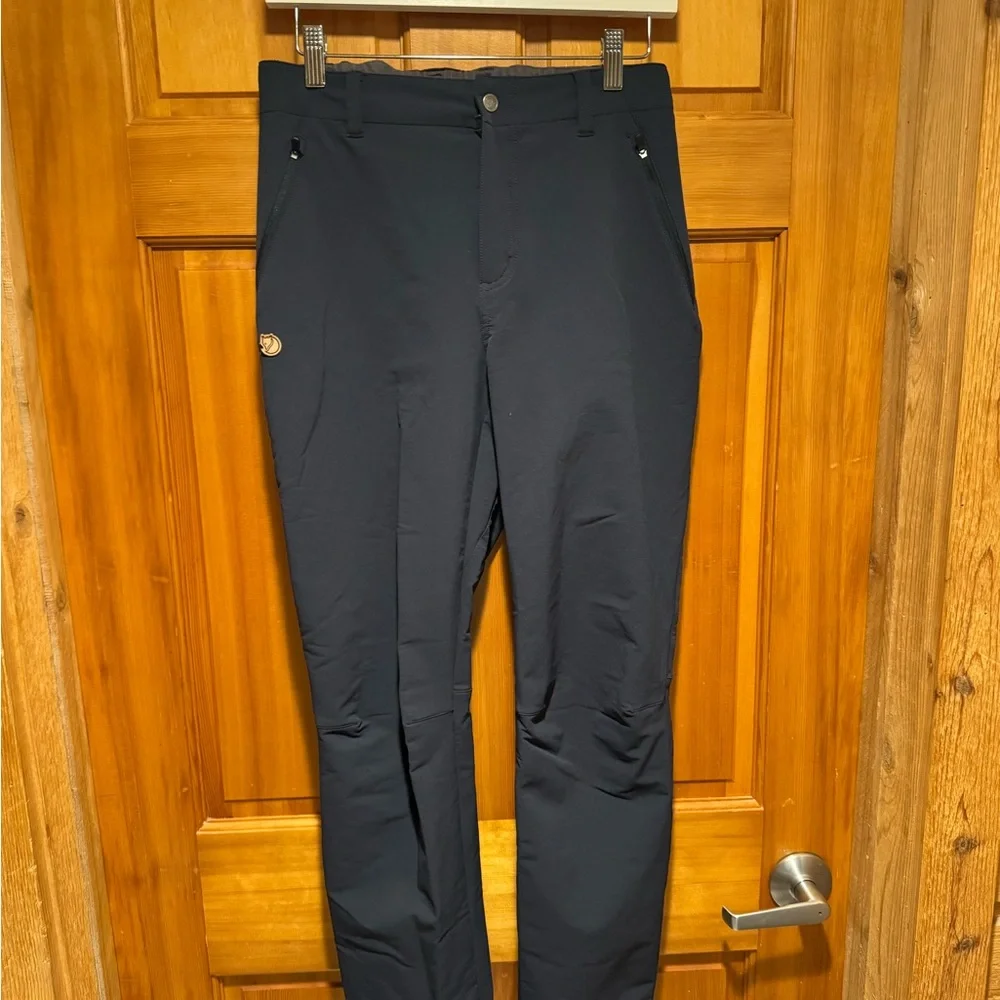 Fjallraven Abisko Winter Stretch Pants in Dark Navy US 6 - Picture 7 of 9